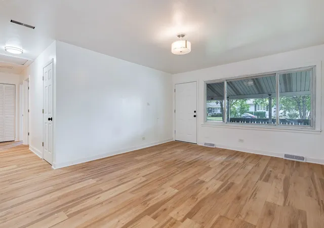 Photo 3 of Single family home for sale at 14246 S Palmer Ave, Posen, IL 60469 | MLS# 12705453 | Listing updated on 2026-08-17