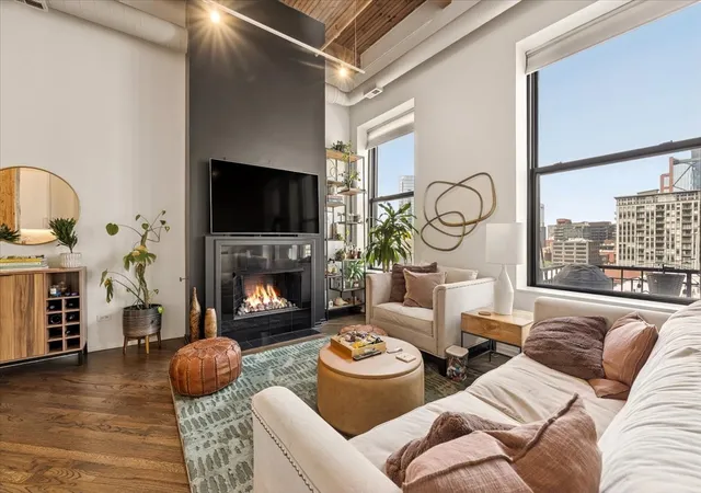 Photo 2 of Condo for sale at 616 W Fulton St #608, Chicago, IL 60661 | MLS# 12705635 | Listing updated on 2026-08-26