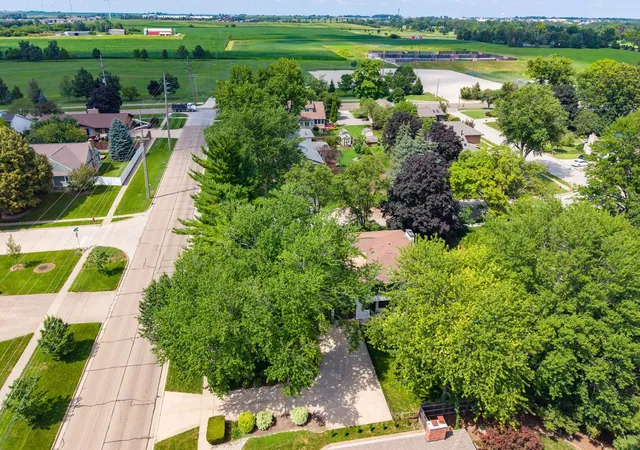 43rd image of 1023 Barton Dr, Normal, IL 61761 | MLS# 12705732