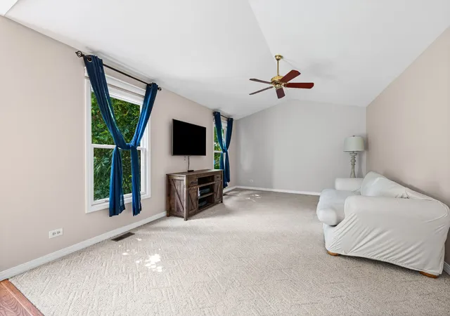 3rd image of 1449 Willow Tree Dr, Crystal Lake, IL 60014 | MLS# 12705808