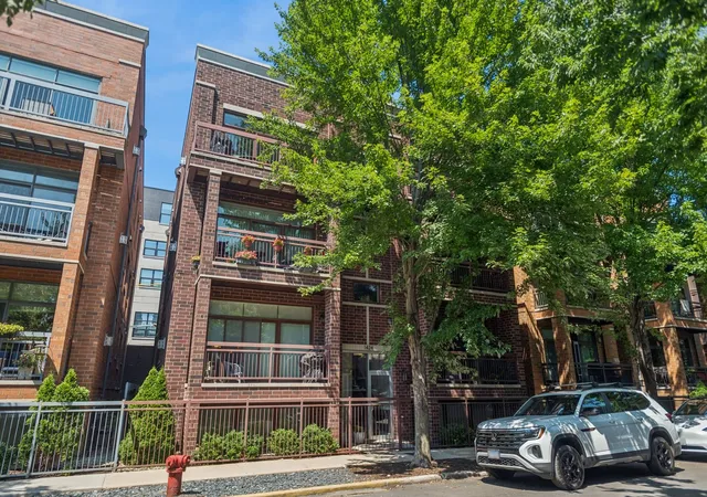 1st image of 1424 W Fillmore St #2E, Chicago, IL 60607 | MLS# 12705852