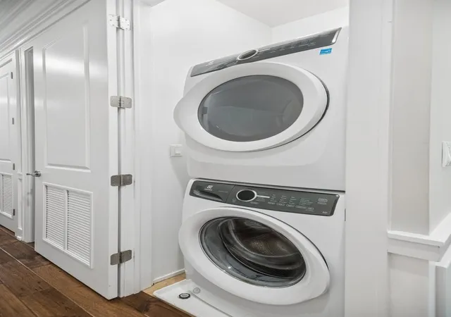 2nd image of 1424 W Fillmore St, Chicago, IL 60607