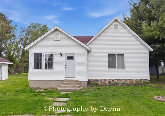 1st image of 201 Nw Lexington St, Iroquois, IL 60945 | MLS# 12705939