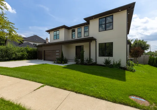 Photo 3 of Single family home for sale at 949 Internationale Pkwy, Woodridge, IL 60517 | MLS# 12705981 | Listing updated on 2026-09-27