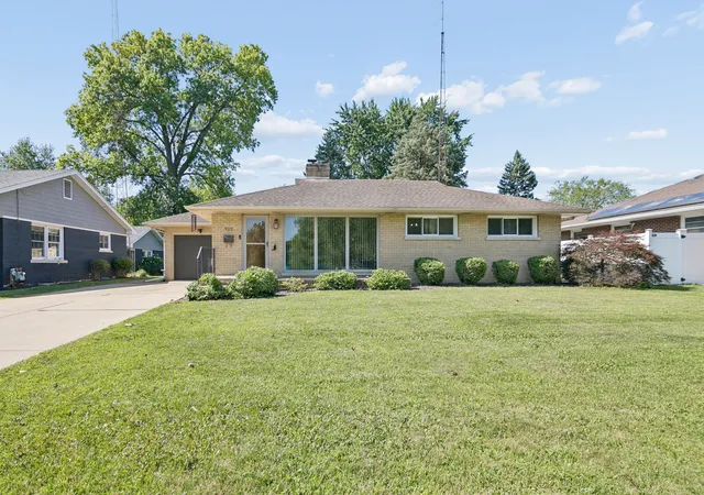 1st image of 922 W Van Meter St, Kankakee, IL 60901 | MLS# 12706019
