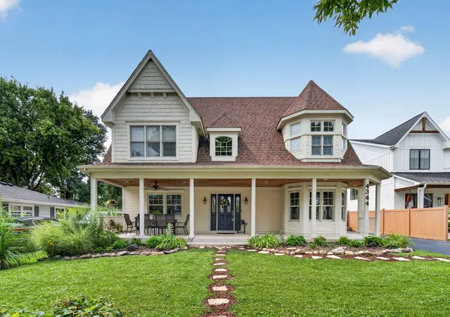 Photo 1 of Single family home for sale at 4344 Elm St, Downers Grove, IL 60515 | MLS# 12706187 | Listing updated on 2026-09-03