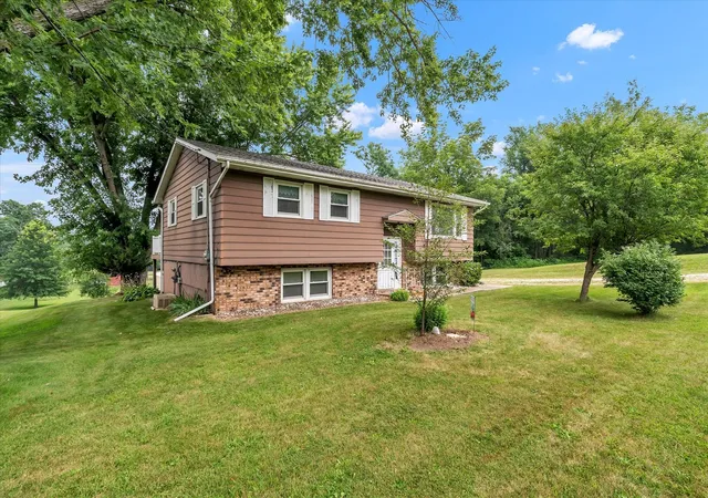 Photo 2 of Sale Pending at 3003 148th Avenue W, Milan, IL 61264 | MLS# 12706203 | Listing updated on 2026-09-02