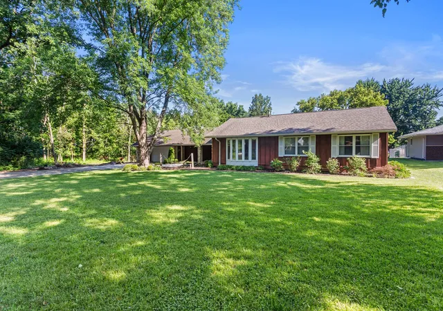 Photo 3 of Single family home for sale at 2102 Fogel Rd, Mahomet, IL 61853 | MLS# 12706317 | Listing updated on 2026-08-17