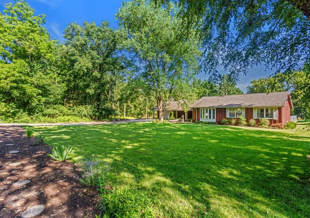 Photo 4 of Single family home for sale at 2102 Fogel Rd, Mahomet, IL 61853 | MLS# 12706317 | Listing updated on 2026-08-17