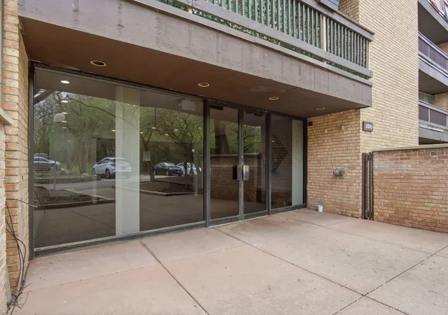 2nd image of 5500 Hillcrest Ln, Lisle, IL 60532