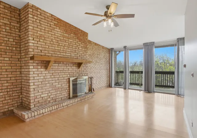 2nd image of 5500 Hillcrest Ln #4L, Lisle, IL 60532 | MLS# 12706358