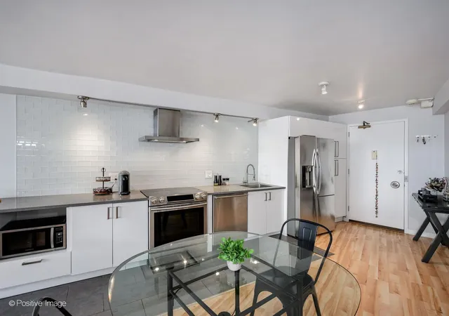 5th image of 300 N State St #4610, Chicago, IL 60654 | MLS# 12706382