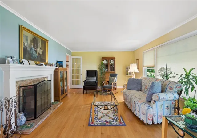 3rd image of 2324 Sumac Cir, Glenview, IL 60025 | MLS# 12706388