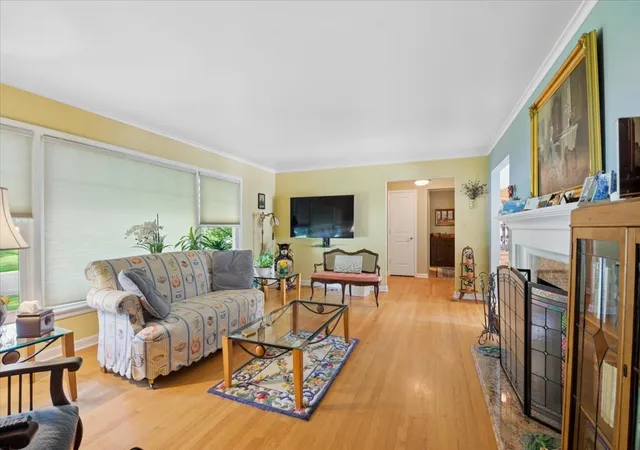4th image of 2324 Sumac Cir, Glenview, IL 60025 | MLS# 12706388