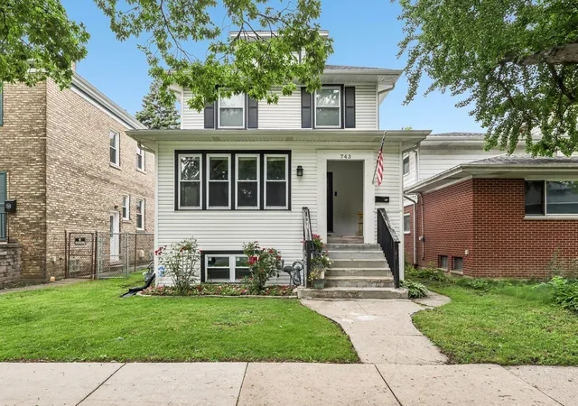 1st image of 743 S Lombard Ave, Oak Park, IL 60304 | MLS# 12706423