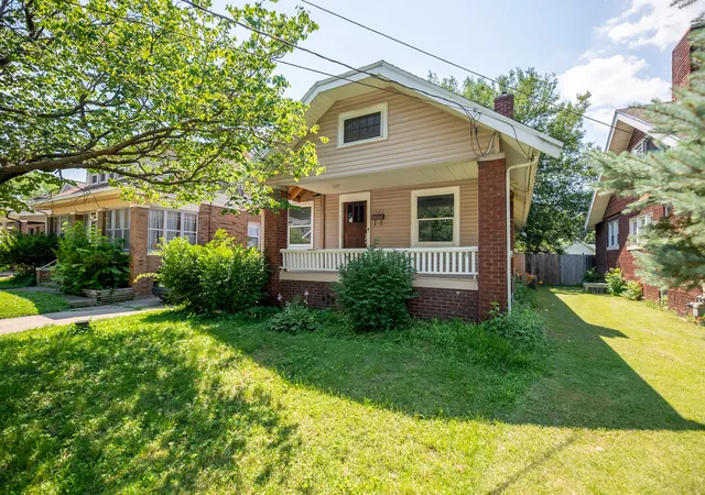 1st image of 1421 N Douglas St, Peoria, IL 61606 | MLS# 12706432