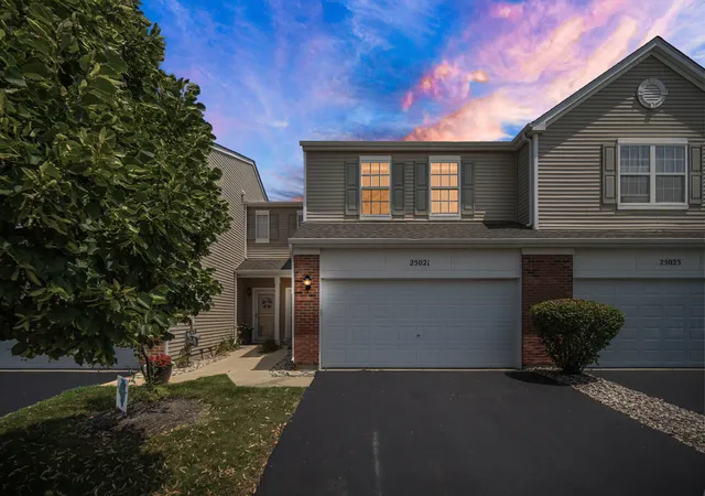 2nd image of 25021 Clare Cir, Manhattan, IL 60442 | MLS# 12706450