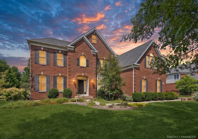 2nd image of 29 Glacier Cir, South Barrington, IL 60010 | MLS# 12706469