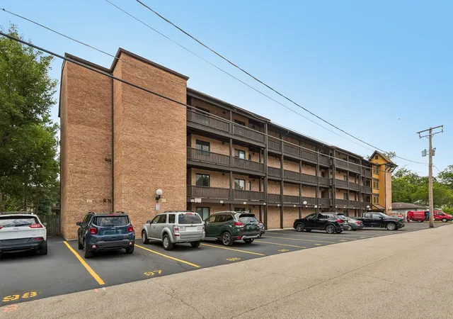 2nd image of 460 N Main St #N403A, Wauconda, IL 60084 | MLS# 12706499