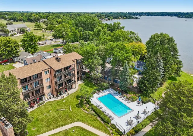 image of 460 N Main St, Wauconda, IL 60084