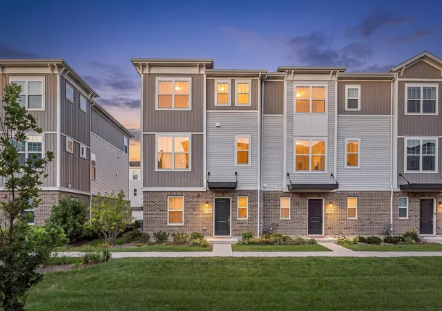 1st image of 1546 Slade Wy, Des Plaines, IL 60018 | MLS# 12706665