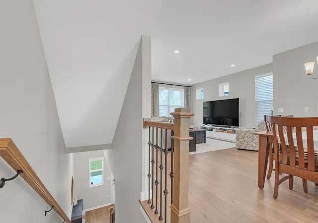 2nd image of 1546 Slade Wy, Des Plaines, IL 60018 | MLS# 12706665