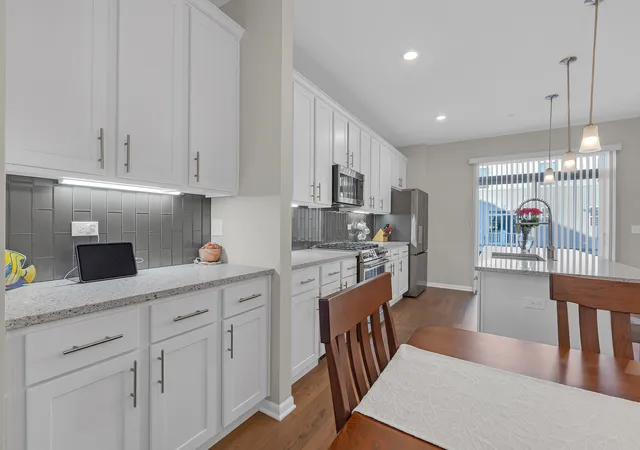 5th image of 1546 Slade Wy, Des Plaines, IL 60018 | MLS# 12706665