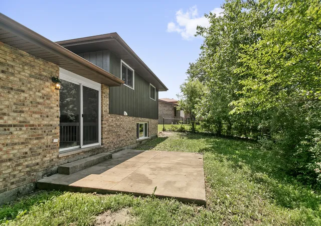 Photo 2 of Single family home for sale at 3518 Jacqueline Dr, Crete, IL 60417 | MLS# 12706704 | Listing updated on 2026-08-18