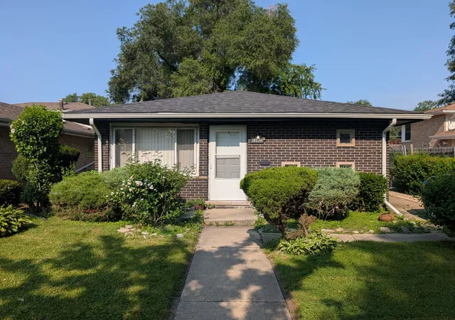 2nd image of 14226 S Marquette Ave, Burnham, IL 60633 | MLS# 12706980