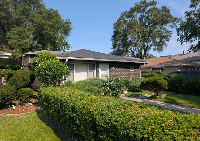 3rd image of 14226 S Marquette Ave, Burnham, IL 60633 | MLS# 12706980