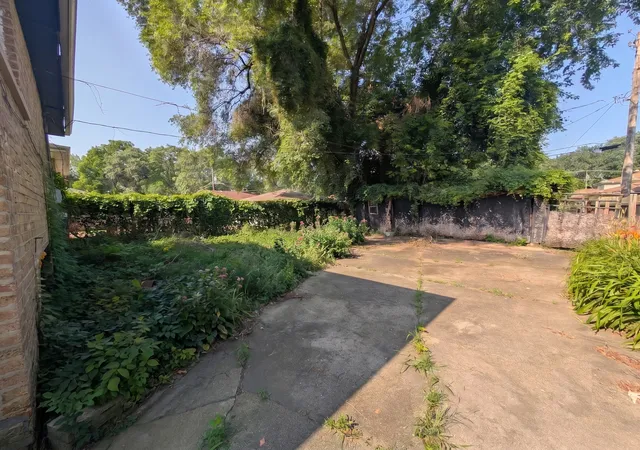 4th image of 14226 S Marquette Ave, Burnham, IL 60633 | MLS# 12706980