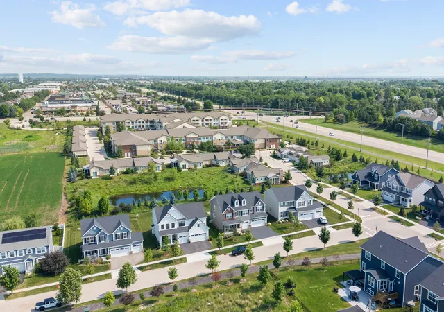 3rd image of 1888 Sagebrook Dr, South Elgin, IL 60177 | MLS# 12706990