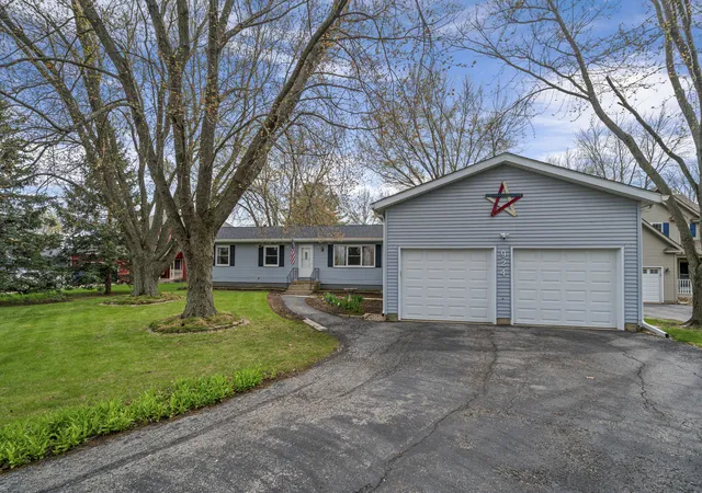 Photo 2 of Sale Pending at 924 Suzy St, Sandwich, IL 60548 | MLS# 12707018 | Listing updated on 2026-08-30