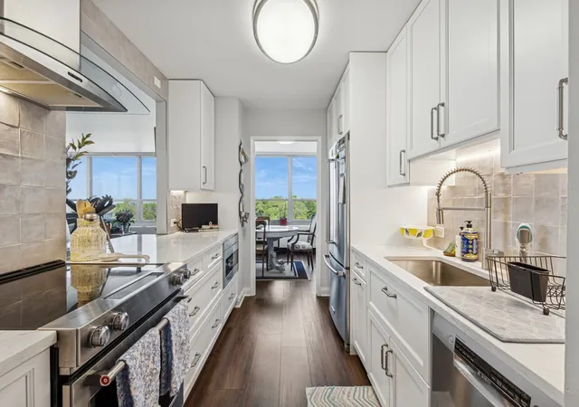 Photo 4 of Condo for sale at 3550 N Lake Shore Dr #716, Chicago, IL 60657 | MLS# 12707020 | Listing updated on 2026-09-08