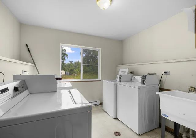 2nd image of 727 Elm Ln, Woodstock, IL 60098