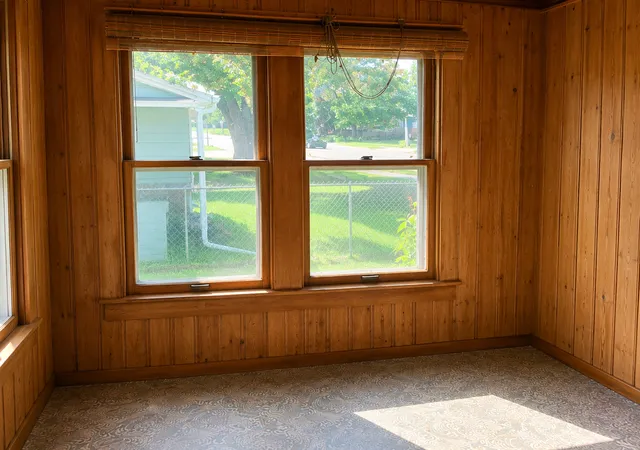 10th image of 3313 9th St, Rock Island, IL 61201 | MLS# 12707331