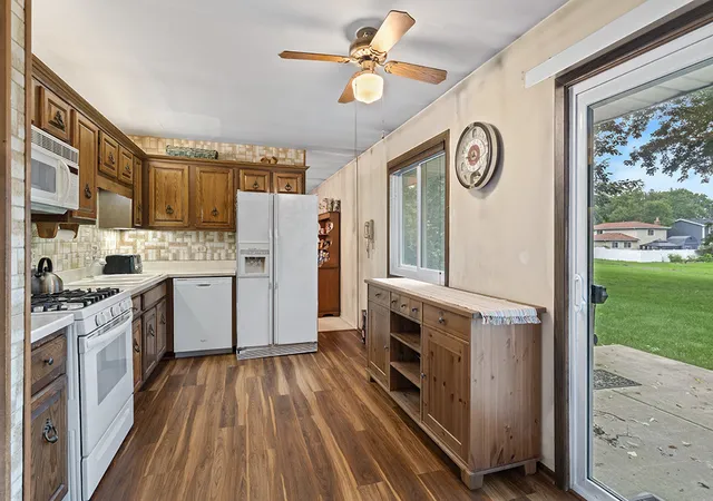Photo 3 of Single family home for sale at 2593 Yellow Star St, Woodridge, IL 60517 | MLS# 12707415 | Listing updated on 2026-08-25