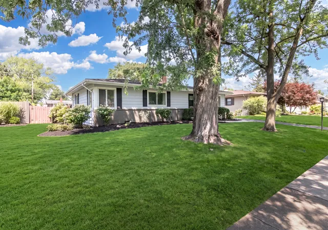 23rd image of 704 N Wilshire Dr, Mount Prospect, IL 60056 | MLS# 12707547