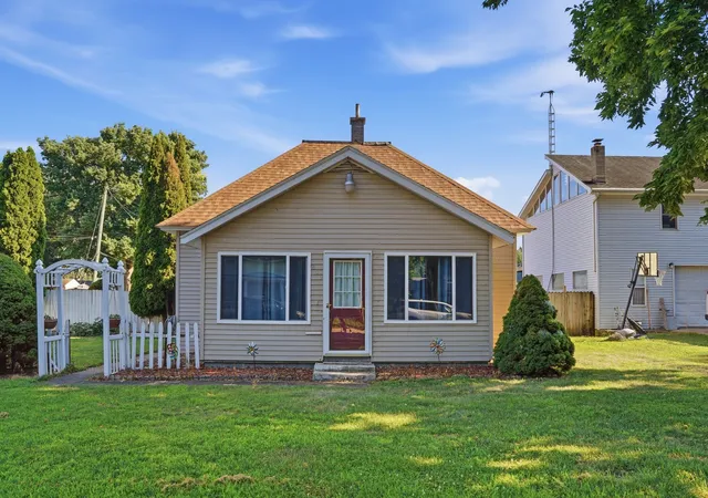 1st image of 809 W 5th St, Rock Falls, IL 61071 | MLS# 12707652