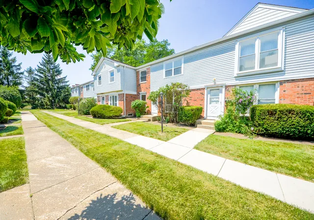 Photo 1 of Townhouse for sale at 4092 Quincy Ct, Streamwood, IL 60107 | MLS# 12707671 | Listing updated on 2026-08-21