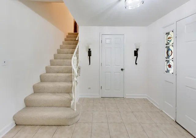 Photo 4 of Single family home for sale at 252 Millford Ln, Bloomingdale, IL 60108 | MLS# 12707686 | Listing updated on 2026-09-05