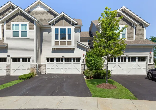 Photo 1 of Townhouse for sale at 530 Pershing Ct, Barrington, IL 60010 | MLS# 12707715 | Listing updated on 2026-09-01