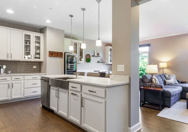Photo 4 of Townhouse for sale at 530 Pershing Ct, Barrington, IL 60010 | MLS# 12707715 | Listing updated on 2026-09-01