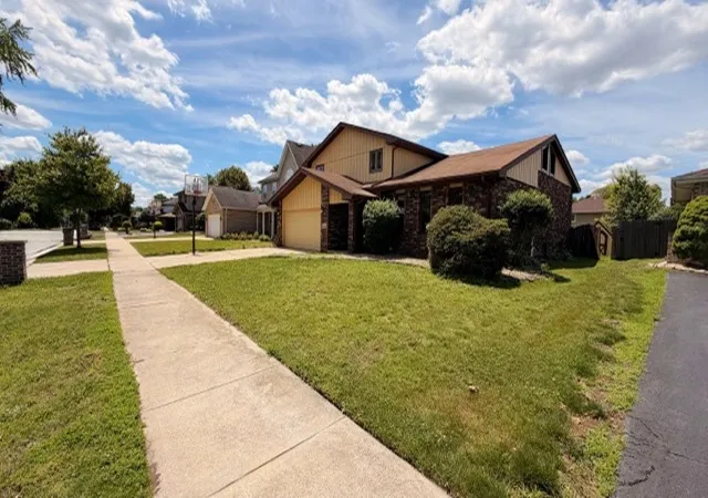 2nd image of 18348 Carriage Ln, Lansing, IL 60438 | MLS# 12707794