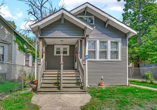 3rd image of 10243 S Parnell Ave, Chicago, IL 60628 | MLS# 12707808