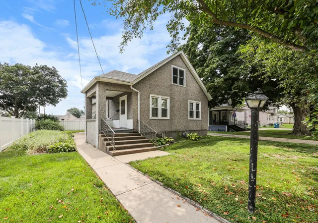 1st image of 1614 7th St, Peru, IL 61354 | MLS# 12707874