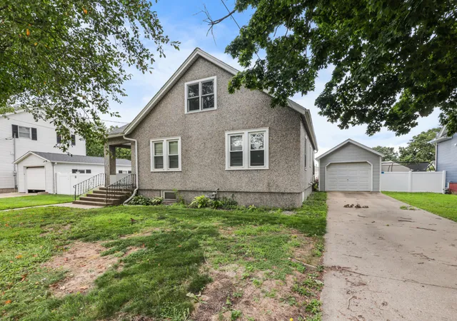 2nd image of 1614 7th St, Peru, IL 61354 | MLS# 12707874