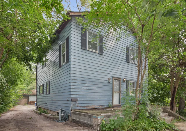 Photo 1 of Single family home for sale at 100 W Natoma Ave, Addison, IL 60101 | MLS# 12707971 | Listing updated on 2026-08-25