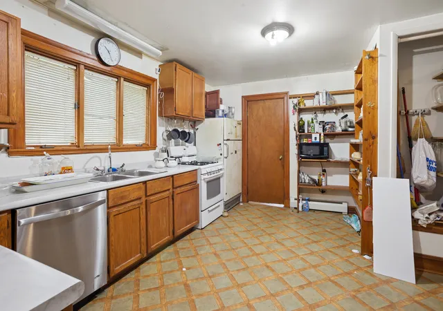 Photo 3 of Single family home for sale at 100 W Natoma Ave, Addison, IL 60101 | MLS# 12707971 | Listing updated on 2026-08-25