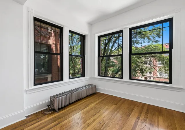 4th image of 1227 E Hyde Park Blvd #2, Chicago, IL 60615 | MLS# 12708029